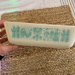 pyrex amish butterprint 503 dish (no lid)